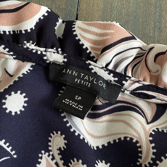 Ann Taylor Black Pink Blue & White Floral Henley Boho Top Blouse - Size SP (S7) - Picture 5 of 11